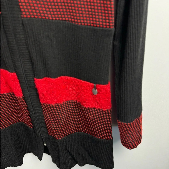 Zoe Red Black Colorblock Zip CardiganLightweight Knit Sweater Textured Pattern M - Picture 4 of 6